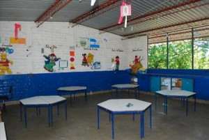 Vista de Escuelas por el interior